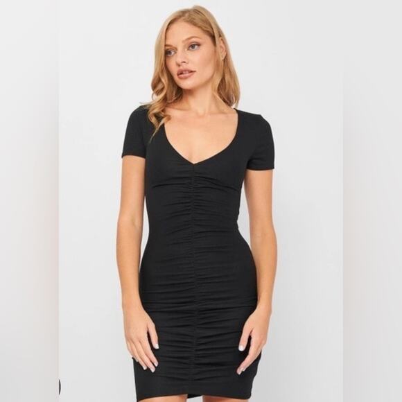 ZARA Black Draped Short Sleeve Dress Body-con
Size: M
Zara
NWT - Picture 1 of 7